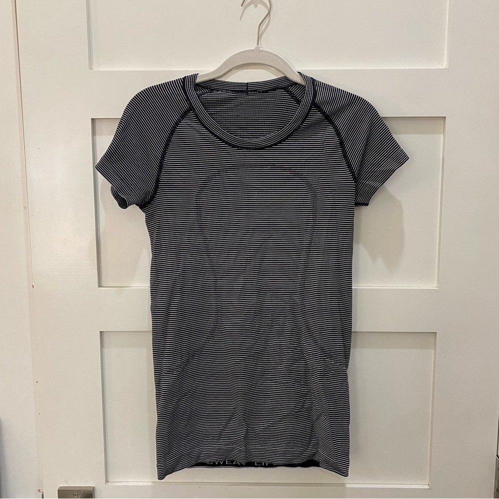 Lululemon black and white stripped tight fit workout top